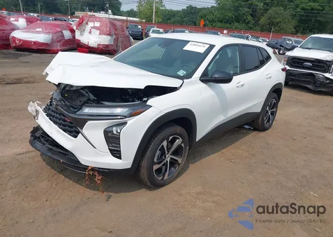 2024 Chevrolet Trax Fwd 1Rs z USA, uszkodzony, nr VIN KL77LGE25RC172977